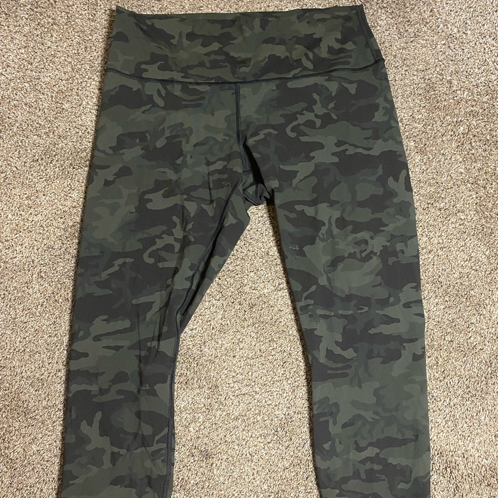 Lululemon 25” Wunder Under Size 14
